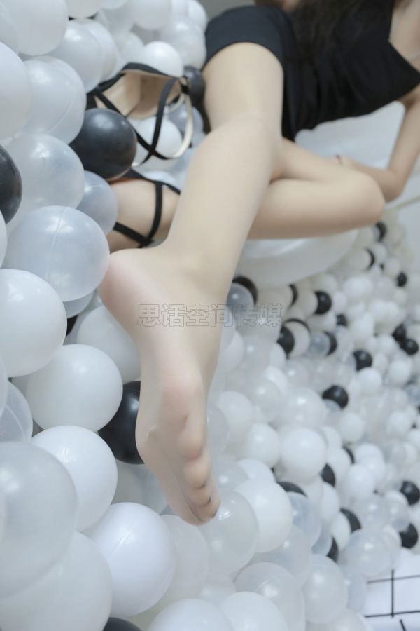 [SiHua] SJ001 Xi Ran Senior Sister auf dem Bubble Ball