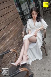 Model Shanshan „Flame Red Lips and White Dress” [Iss to IESS]